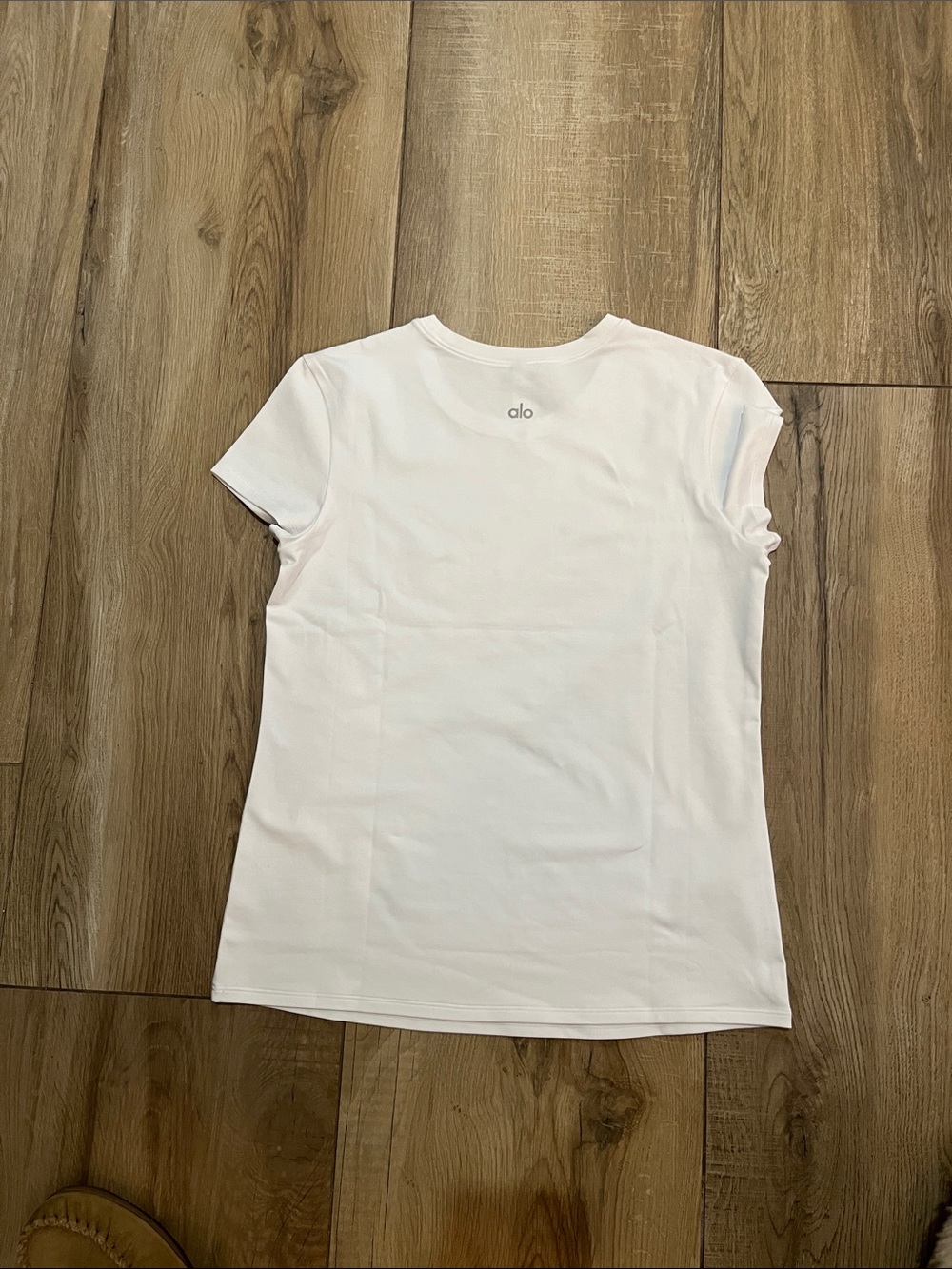 NWOT ALO Yoga White Short Sleeve Tee